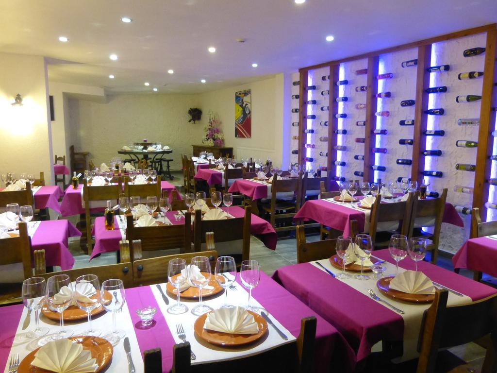 Hotel Copacabana Пас де ла Каса Екстериор снимка