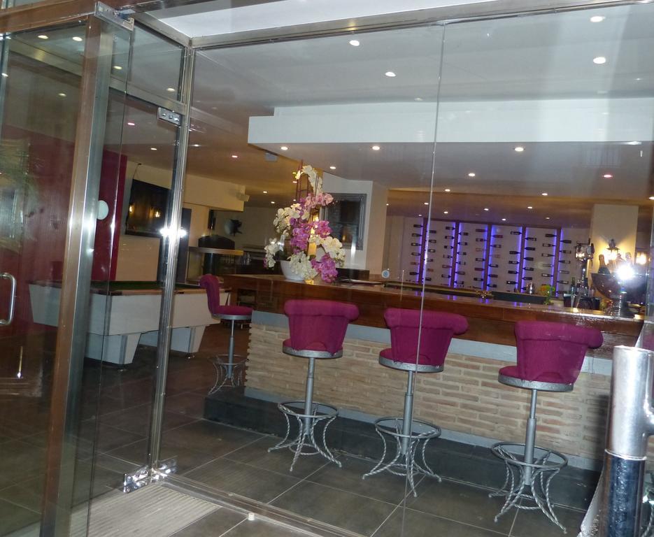 Hotel Copacabana Пас де ла Каса Екстериор снимка