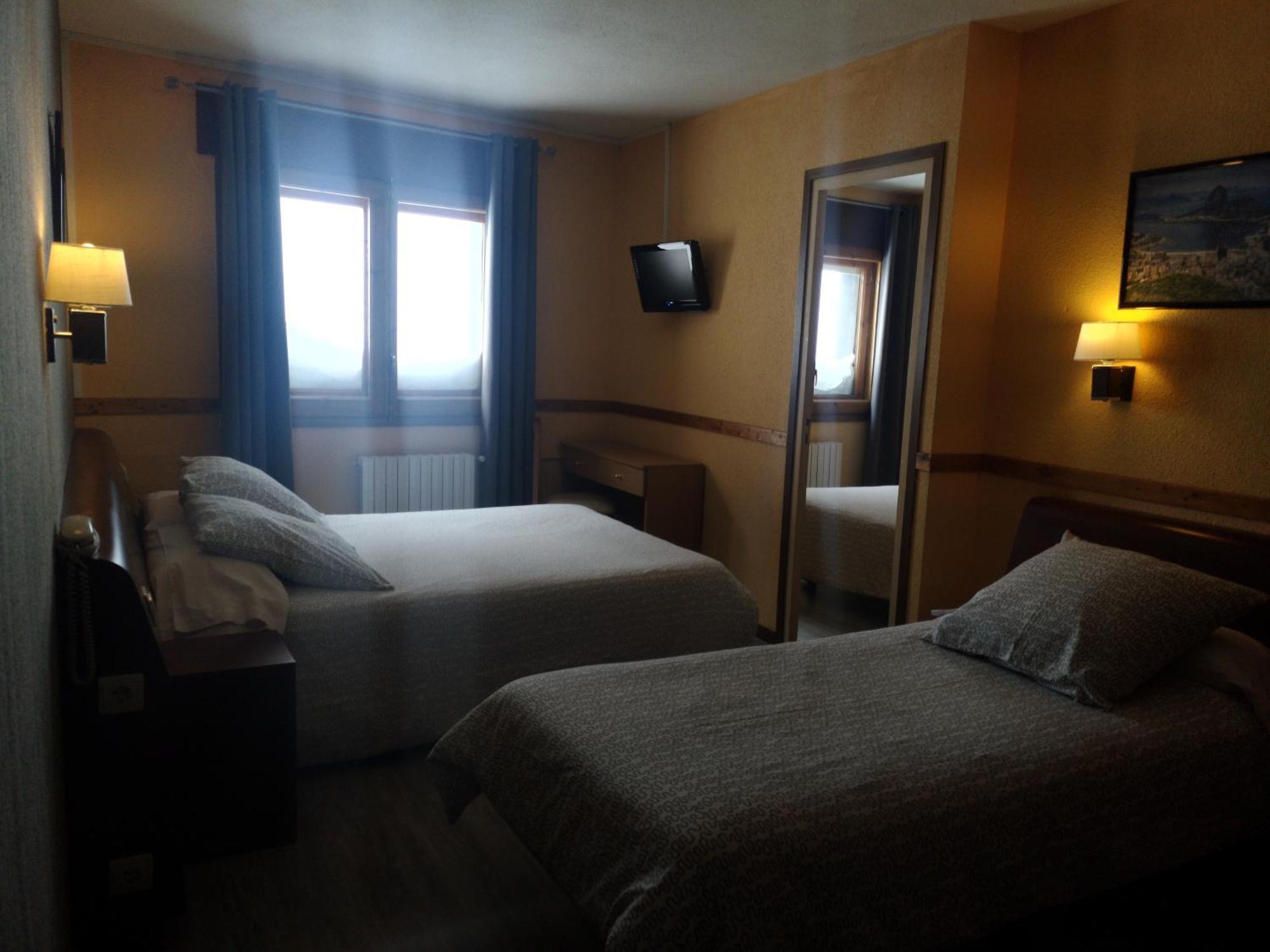 Hotel Copacabana Пас де ла Каса Екстериор снимка